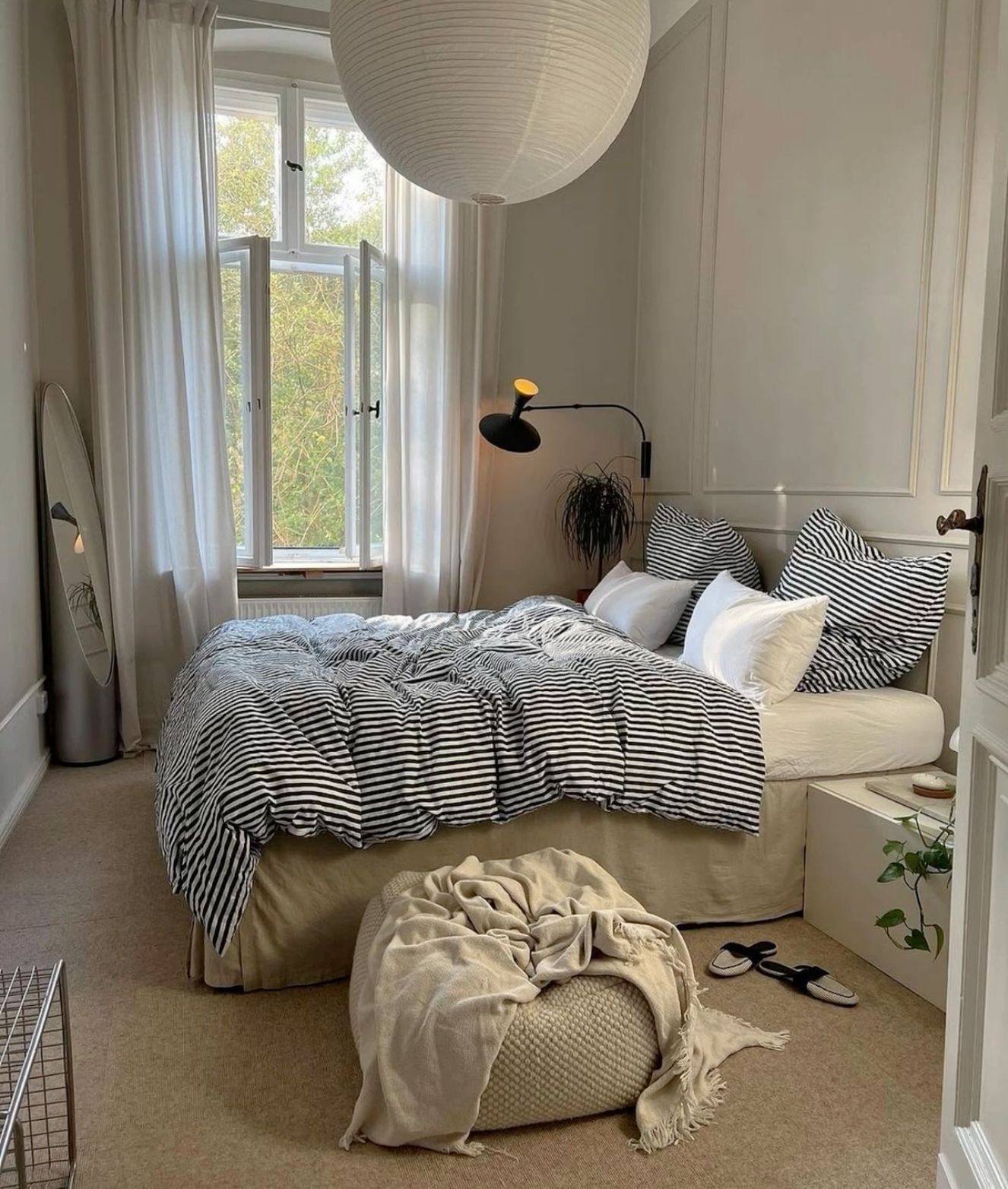 Should You Dust or Vacuum First?